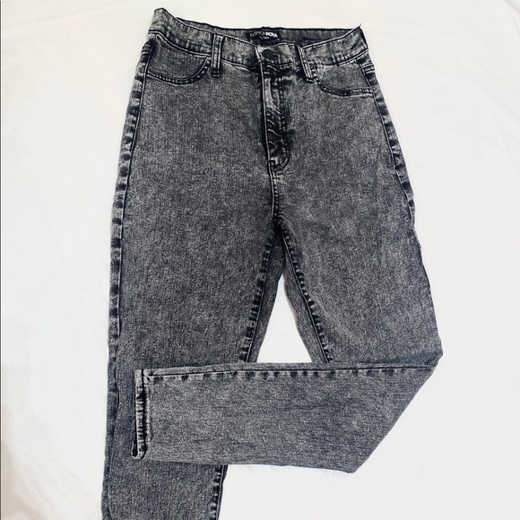 FASHIONOVA Stone washed high rise skinny jeans - Picture 2 of 5